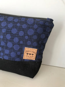 The Caba Pouch - black with blue dots and black bottom
